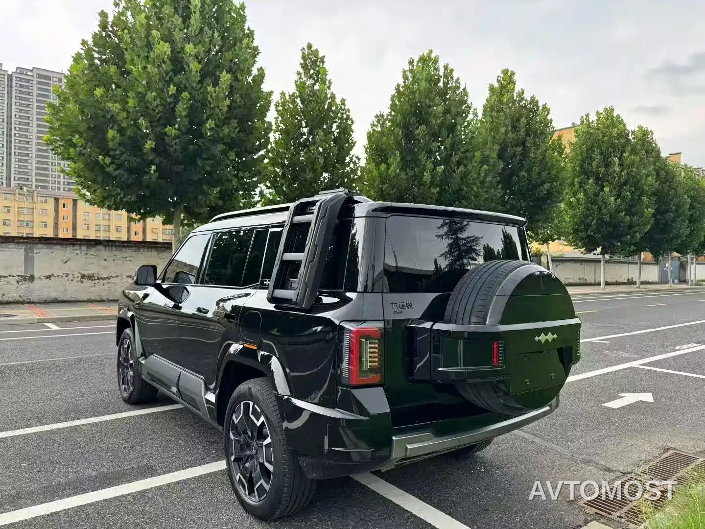 Fang Cheng Bao Leopard 8 2025 Zhiyong Flagship 7-Seater — фото 8