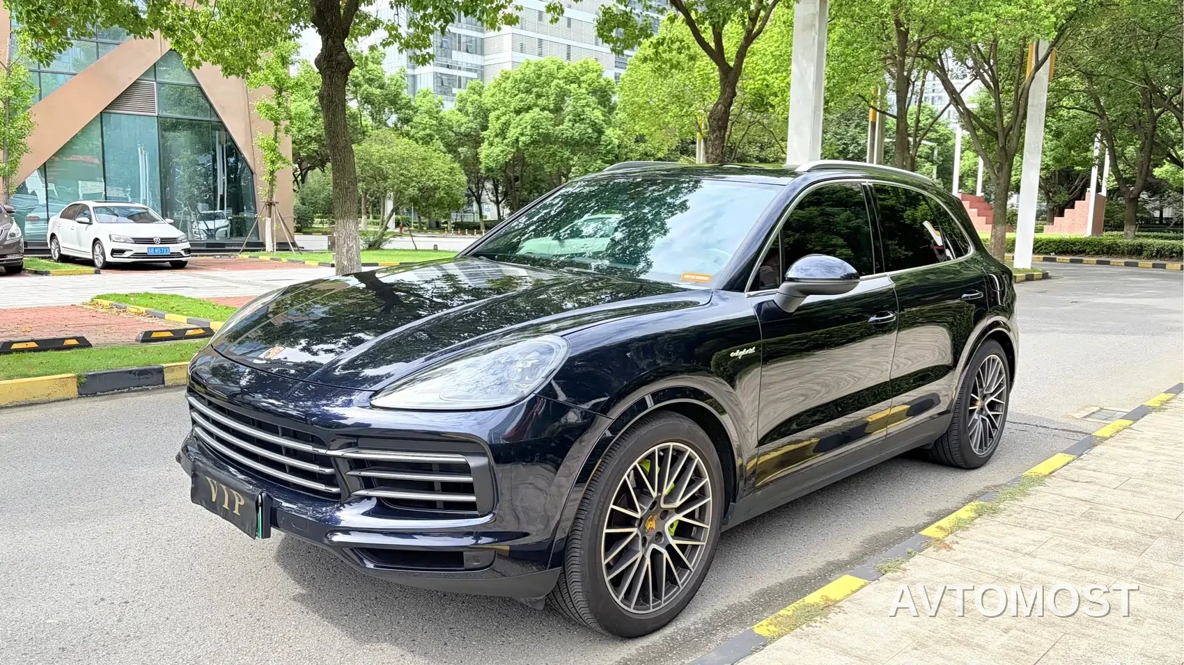 Porsche Cayenne New Energy 2021 Cayenne E-Hybrid 2.0T — фото 1
