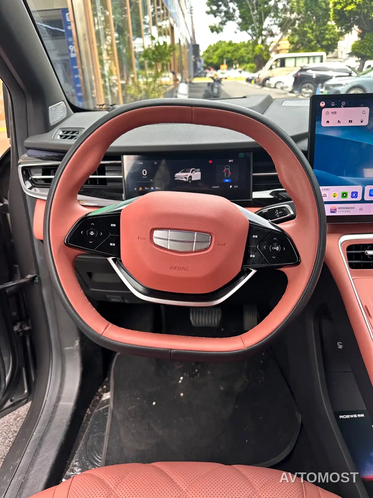 Geely Boyue REV 2026 Extended Range Base Model — фото 5