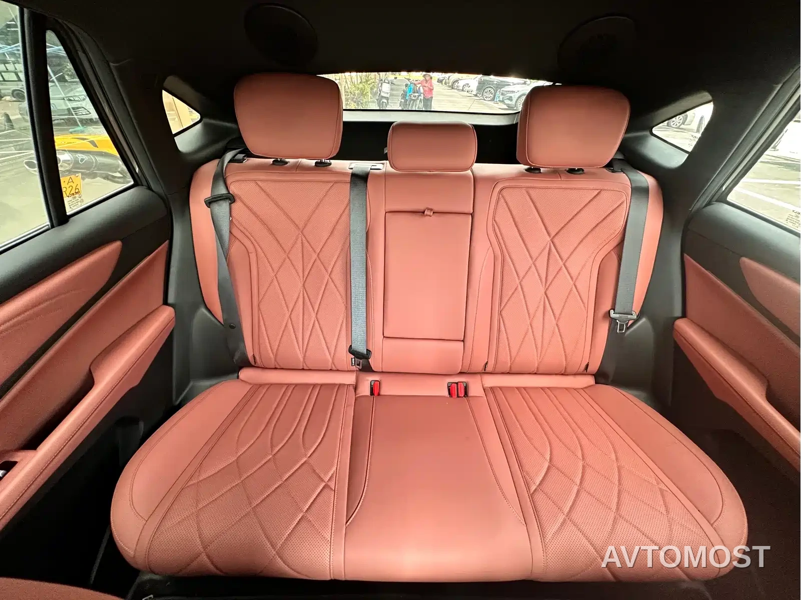 Geely Boyue REV 2026 Extended Range Base Model — фото 21