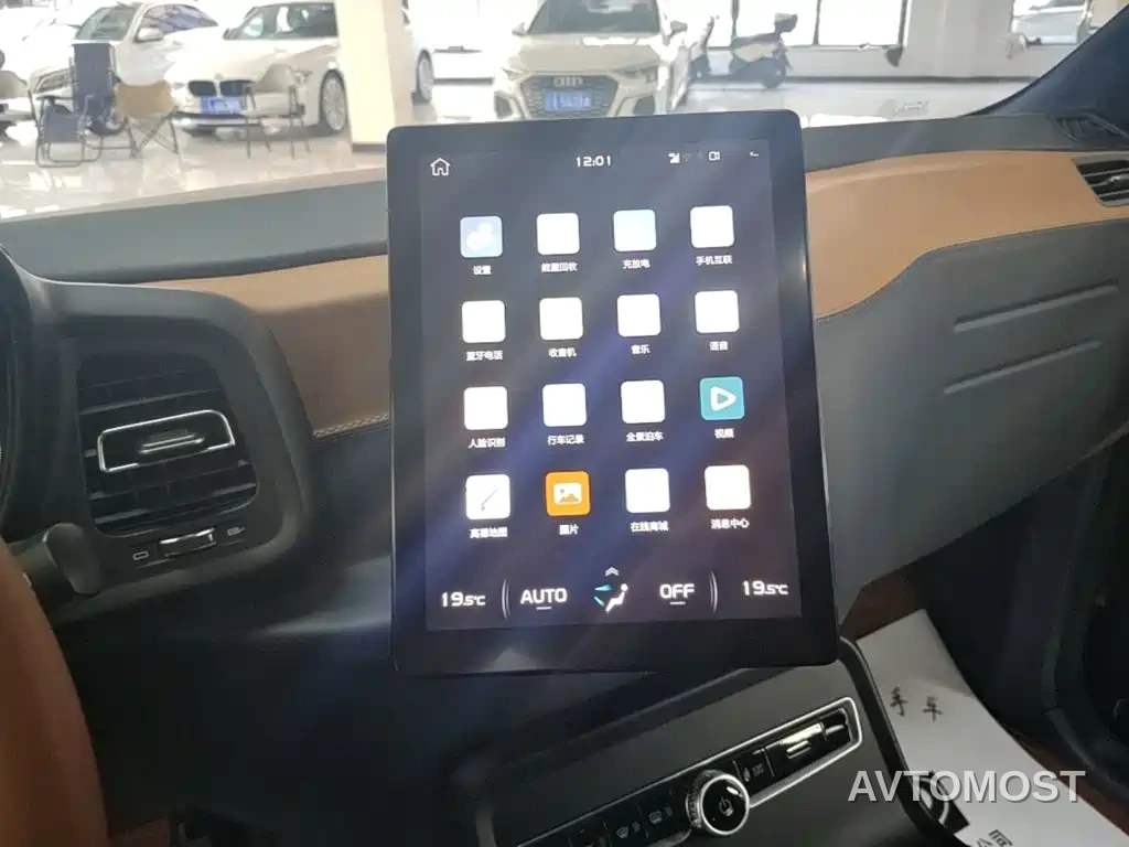 LEVC TX 2022 TX5 Extended Range Urban Lounge Edition — фото 9