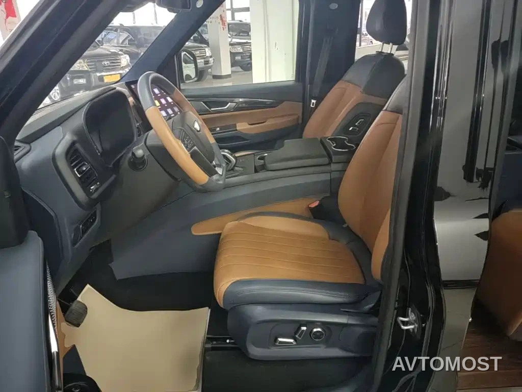 LEVC TX 2022 TX5 Extended Range Urban Lounge Edition — фото 11