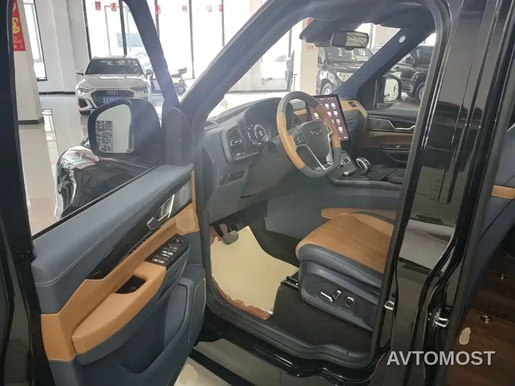 LEVC TX 2022 TX5 Extended Range Urban Lounge Edition — фото 12