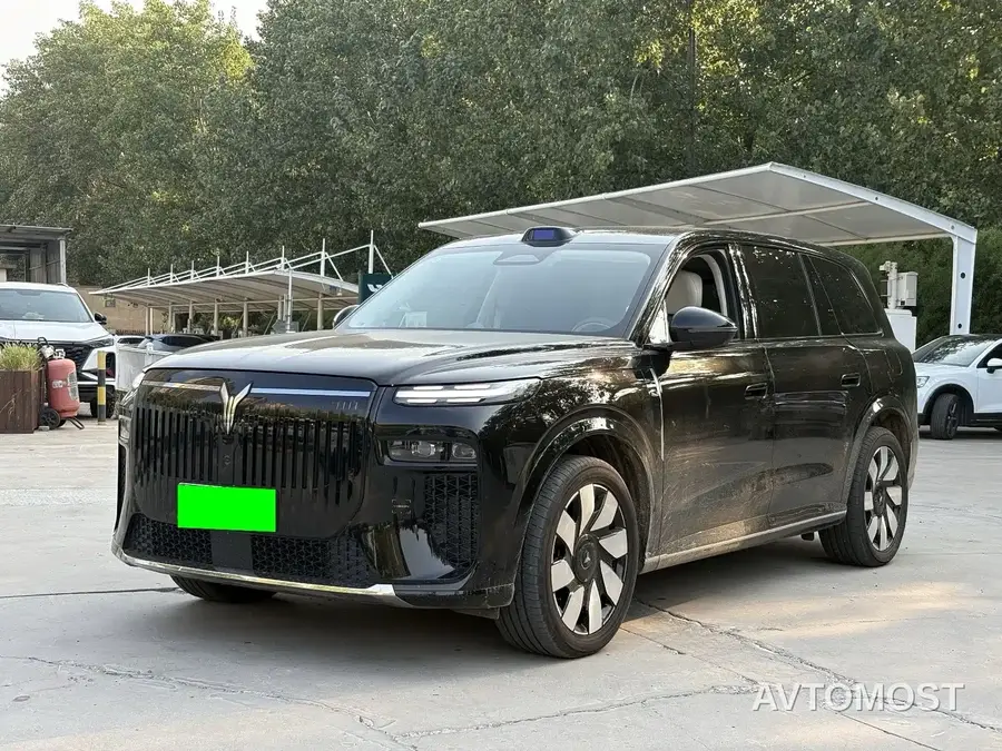VOYAH Taishan 8