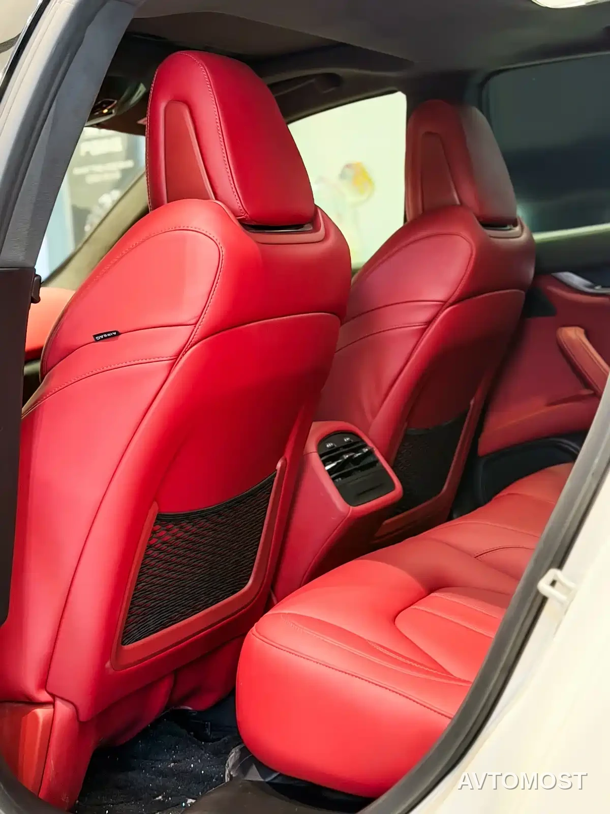Maserati Ghibli 2023 3.0T Modena — фото 12