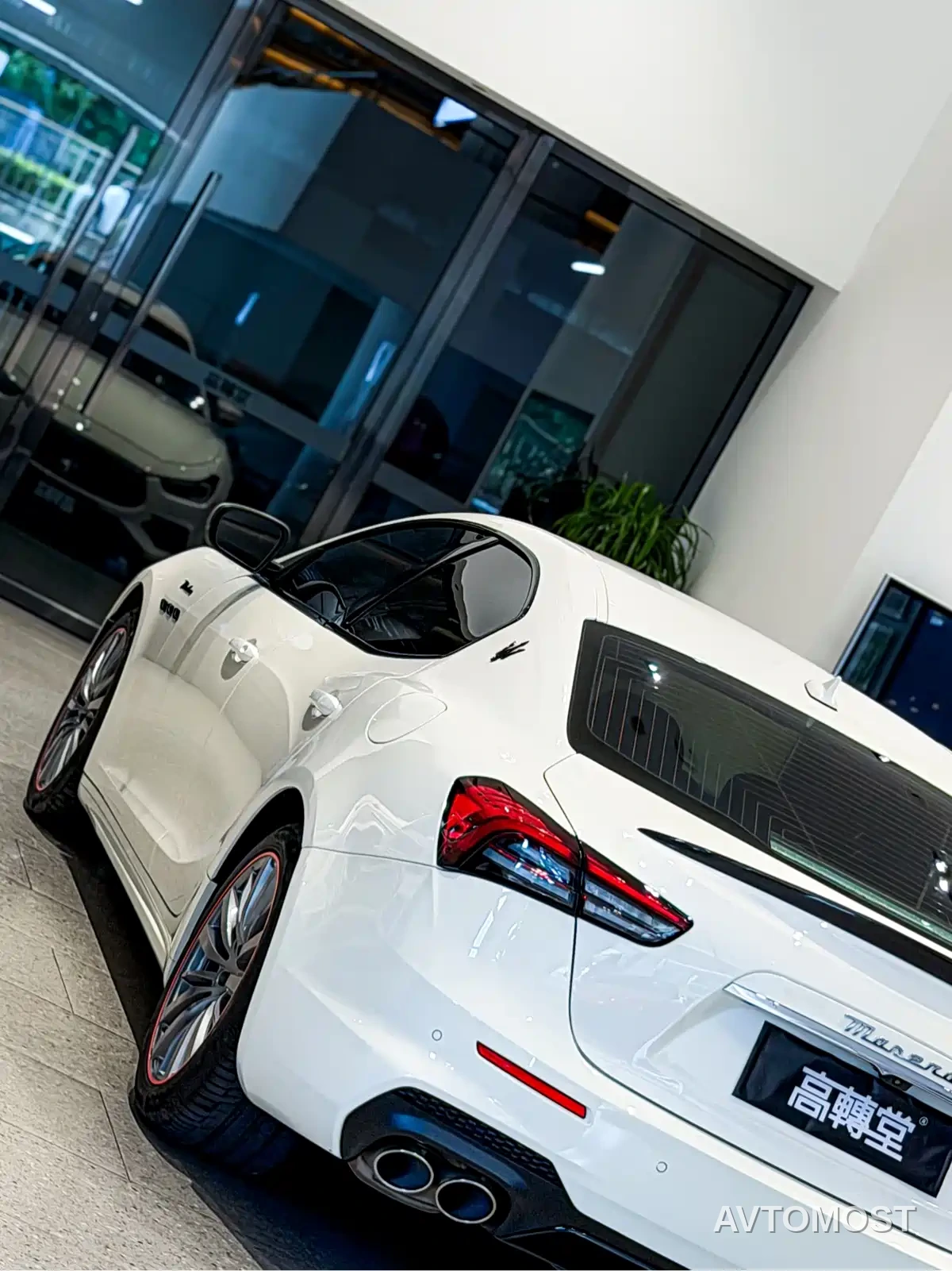Maserati Ghibli 2023 3.0T Modena — фото 23