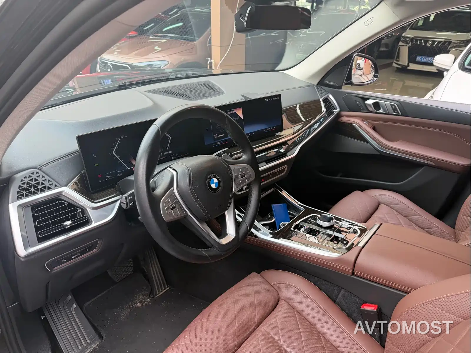 BMW X7 2024 xDrive40i Leading Luxury Package — фото 3