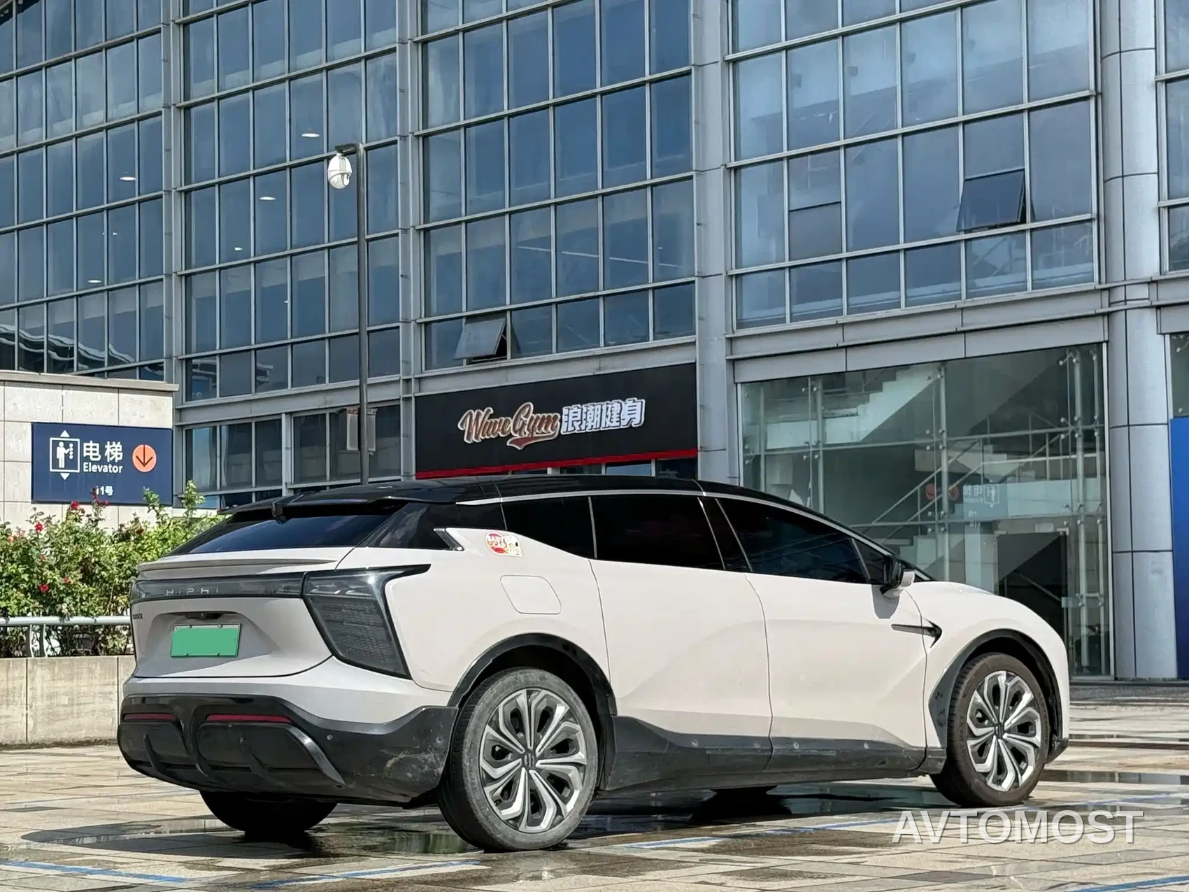 HiPhi X 2021 Flagship Edition 6-Seater — фото 6