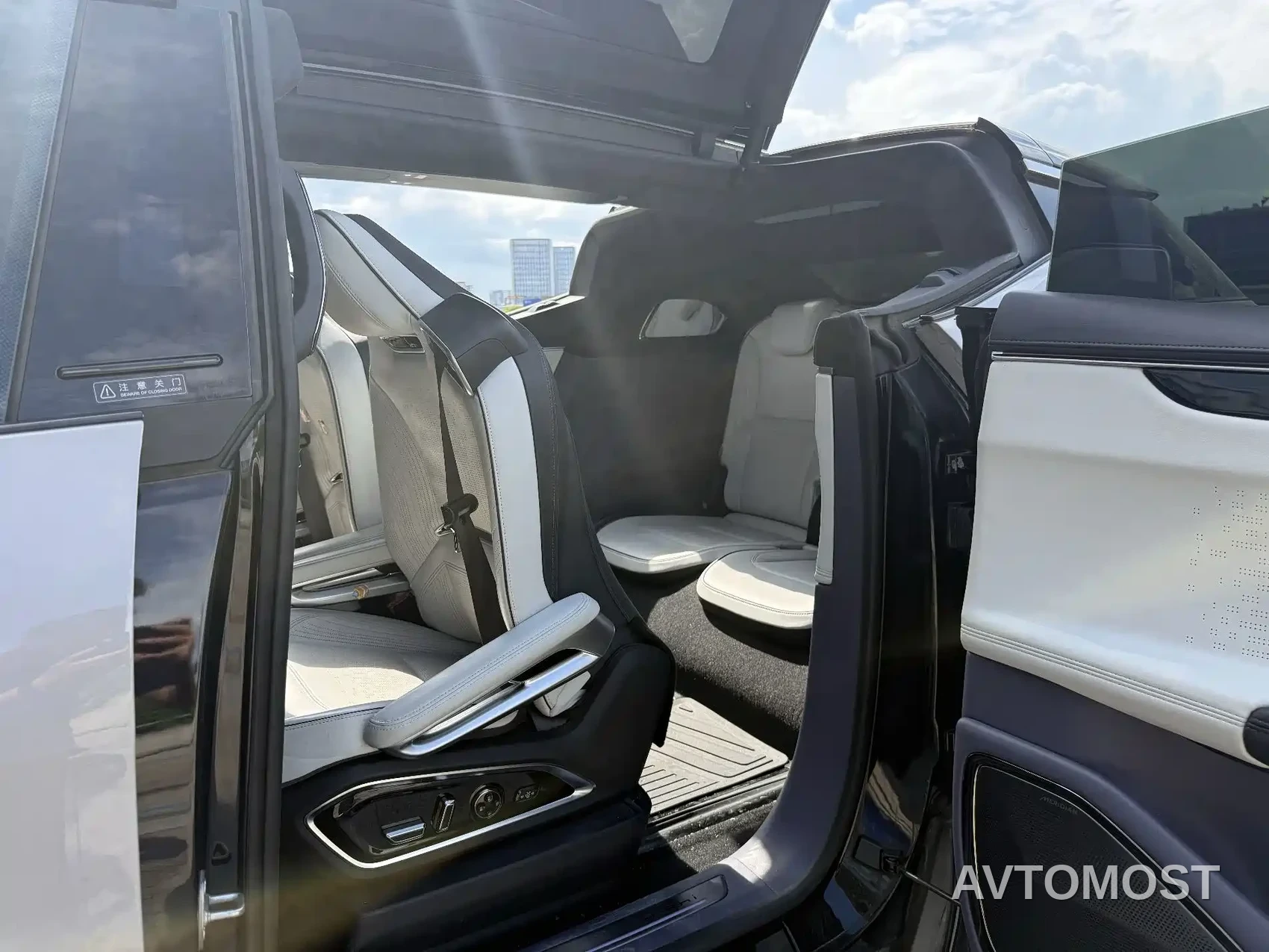 HiPhi X 2021 Flagship Edition 6-Seater — фото 11