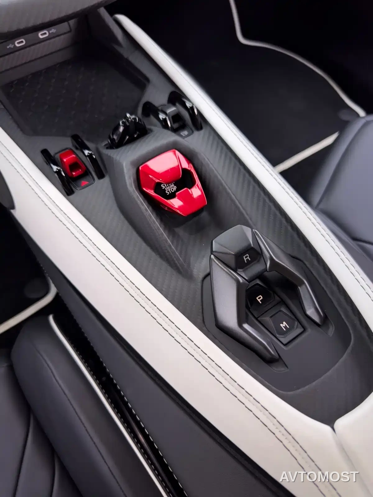 Lamborghini Revuelto 2023 6.5L PHEV Standard — фото 30
