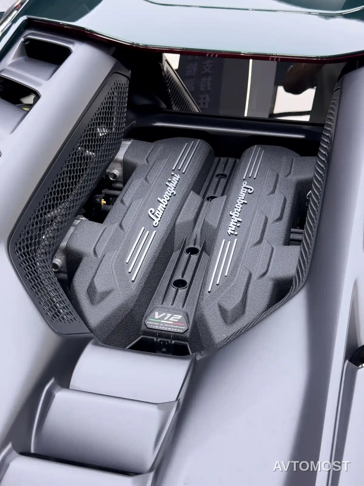 Lamborghini Revuelto 2023 6.5L PHEV Standard — фото 35
