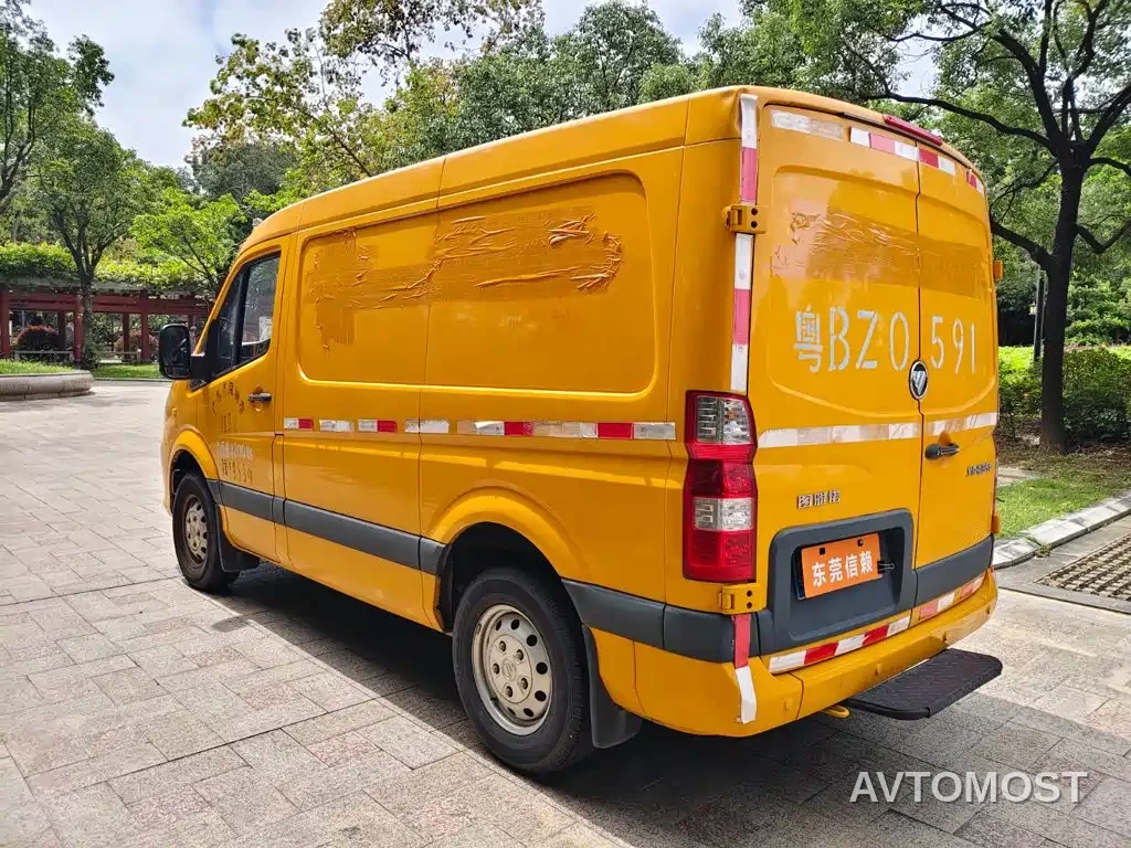Foton Tuyano 2023 2.0T Manual Lucky Elephant Van Long Wheelbase Medium Roof Single Rear Tire 3-Seater — фото 6