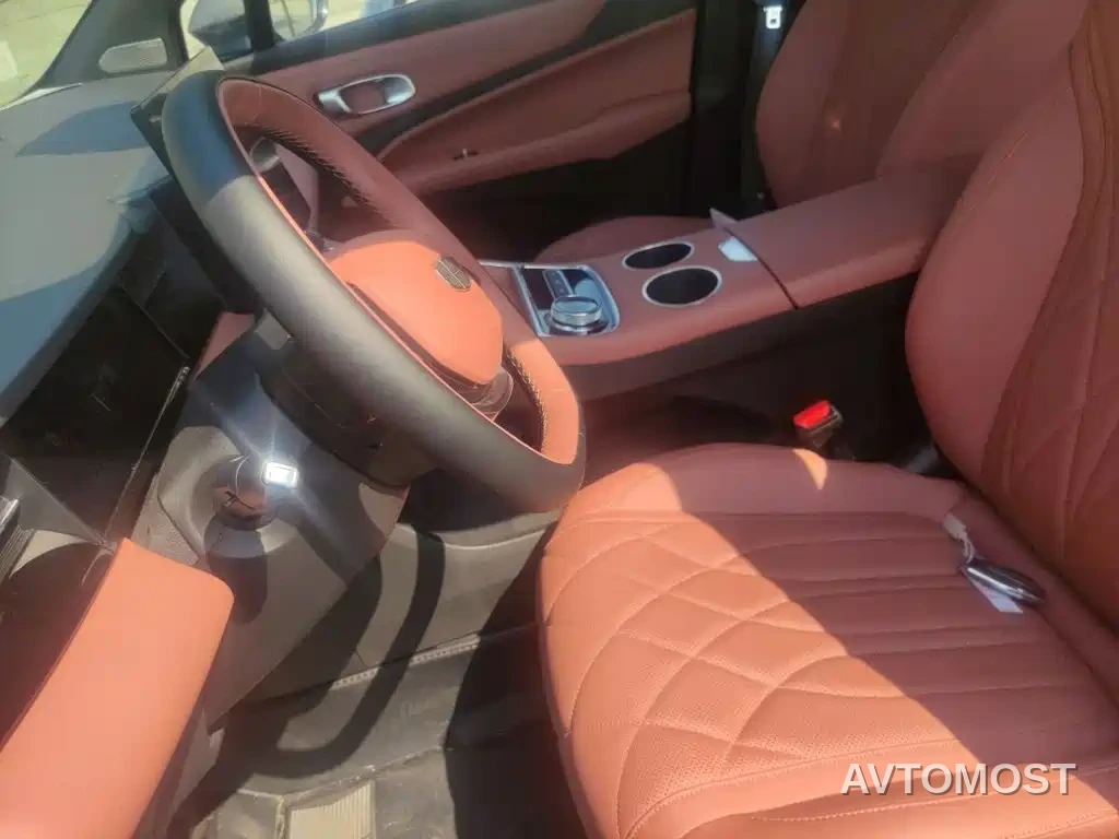 Geely Boyue REV 2026 Extended Range Base Model — фото 16
