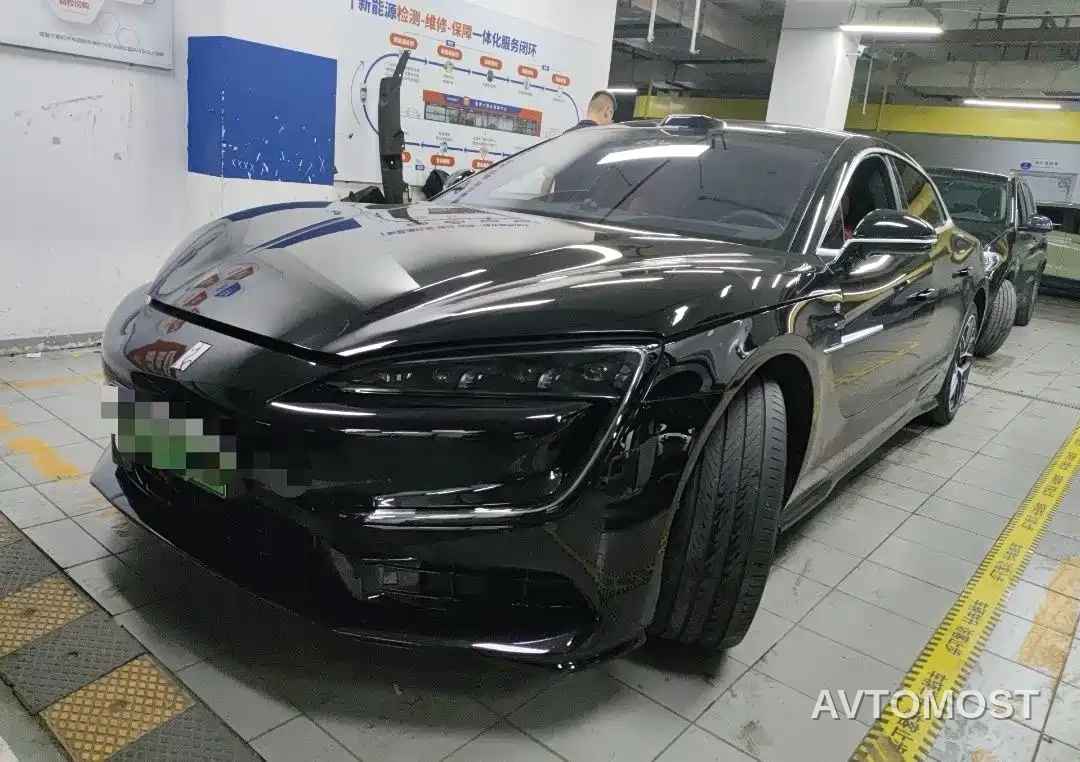 Yangwang U7 2025 Model PHEV 4-Seat Flagship — фото 1