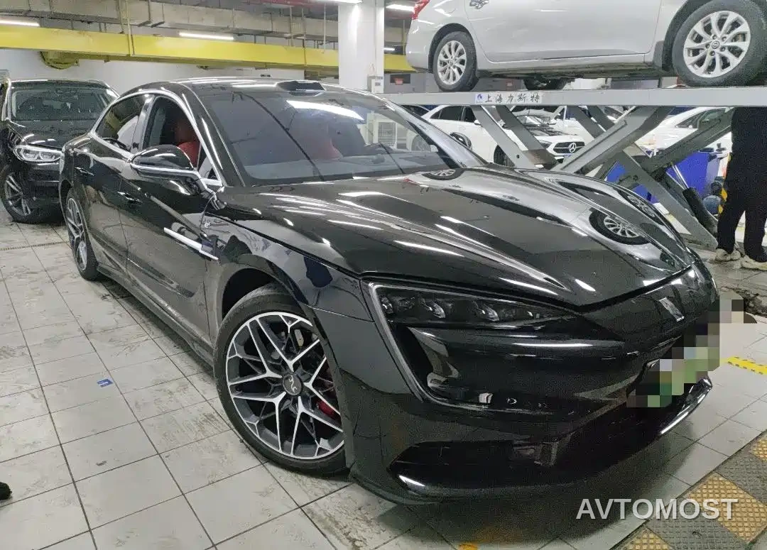 Yangwang U7 2025 Model PHEV 4-Seat Flagship — фото 2