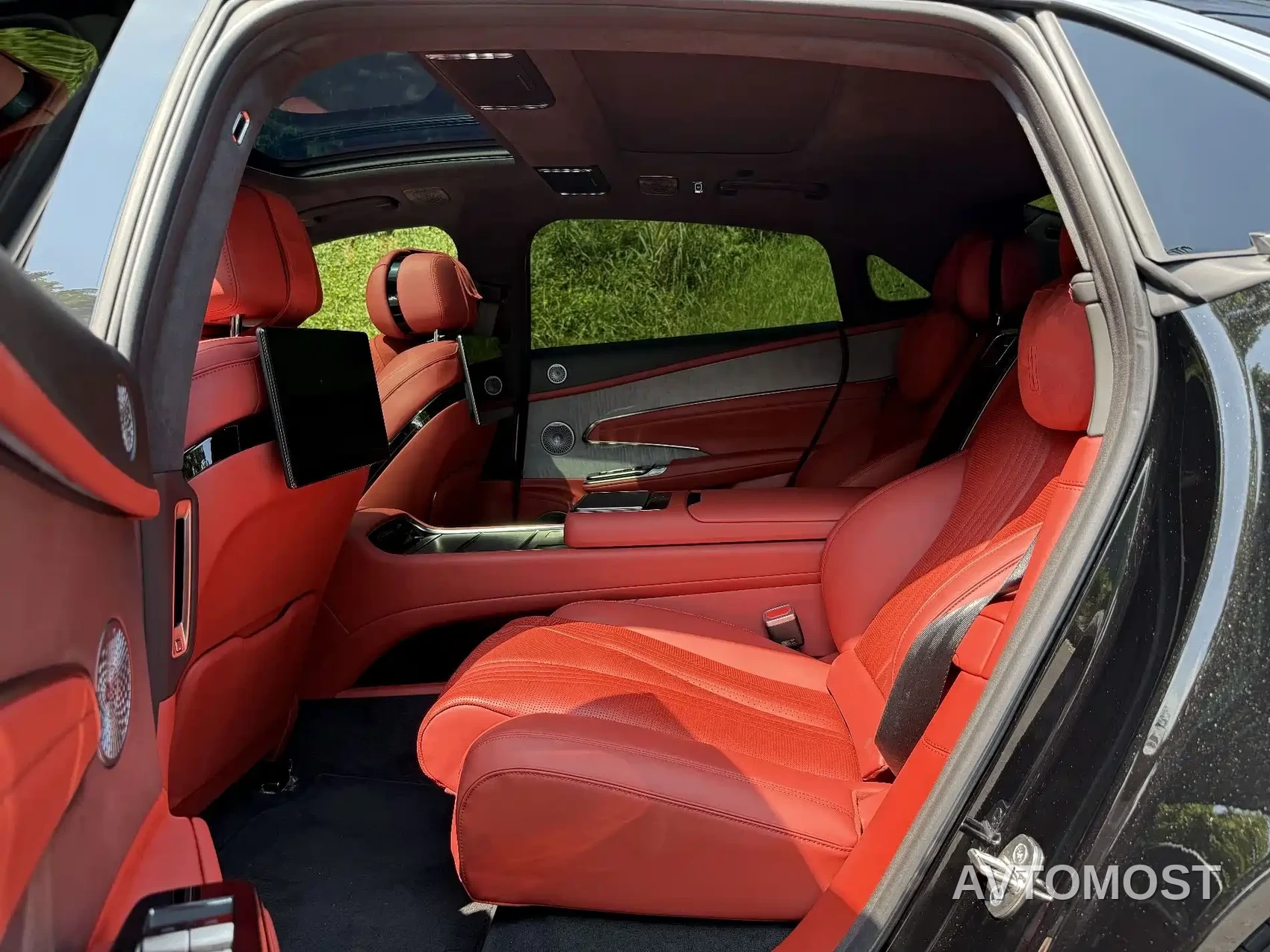 Yangwang U7 2025 Model PHEV 4-Seat Flagship — фото 6