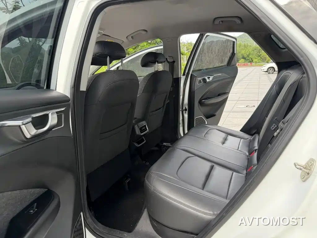 Geely Geometry C 2021 C400 Cube Edition — фото 10