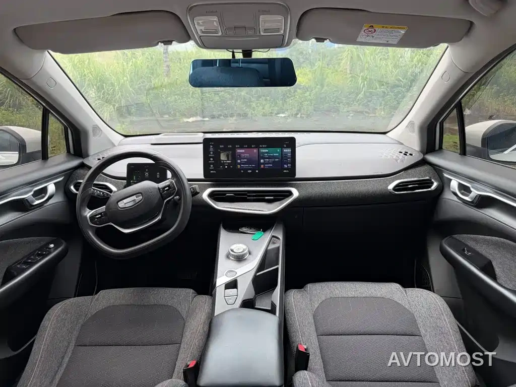 Geely Geometry C 2021 C400 Cube Edition — фото 11