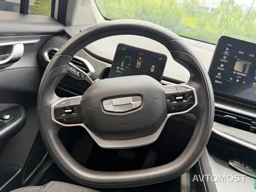 Geely Geometry C 2021 C400 Cube Edition — фото 12