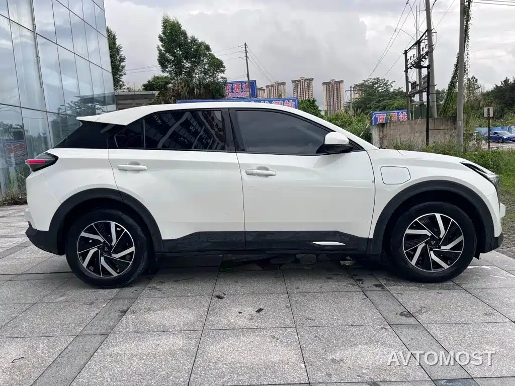 Nezha Auto Neta U 2021 Pro 400 Premium Driving Edition — фото 4