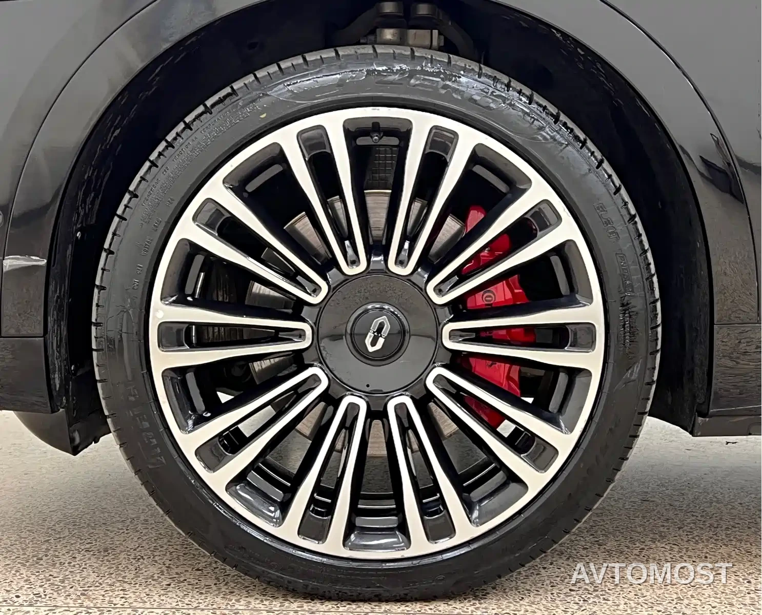 AITO M9 2024 Range Extender Max Edition 42kWh 6-seater — фото 9