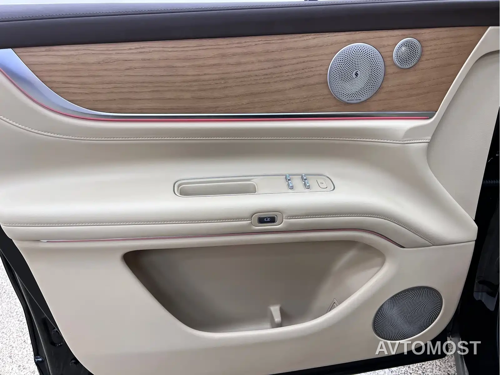 AITO M9 2024 Range Extender Max Edition 42kWh 6-seater — фото 11