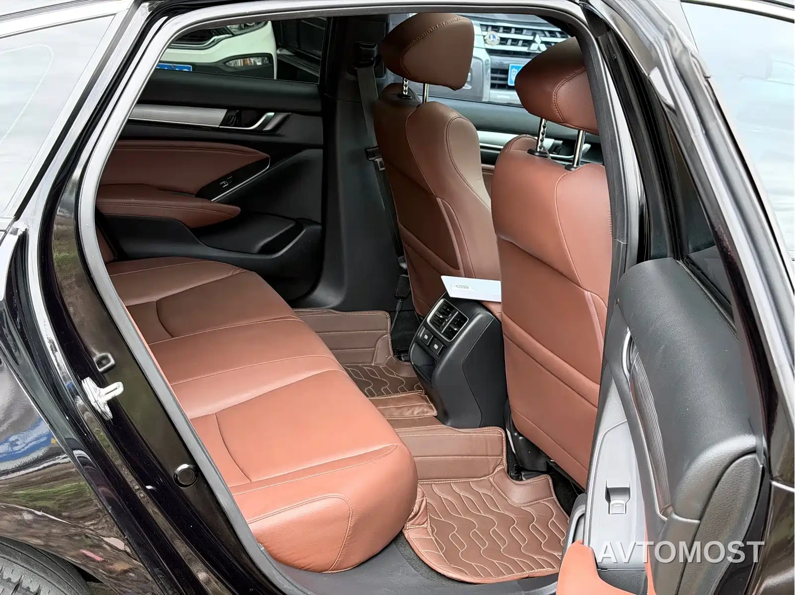 Honda Inspire 2022 Sharp Hybrid 2.0L Pure Elegance Edition — фото 9