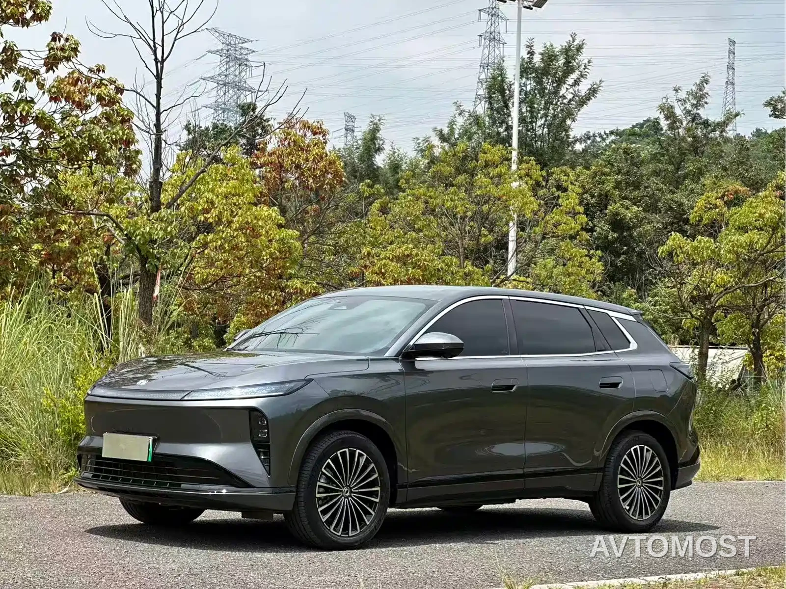 Dongfeng Aeolus L8 2025 Plug-in Hybrid — фото 1