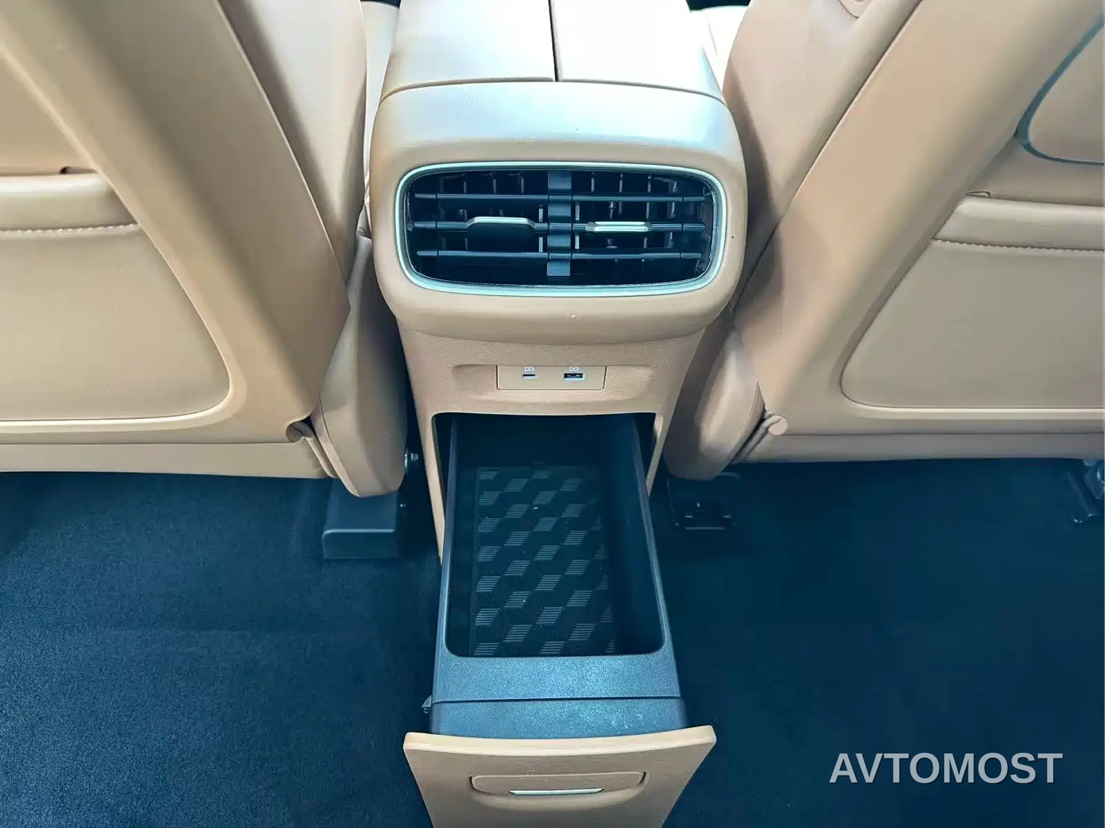 Dongfeng Aeolus L8 2025 Plug-in Hybrid — фото 19