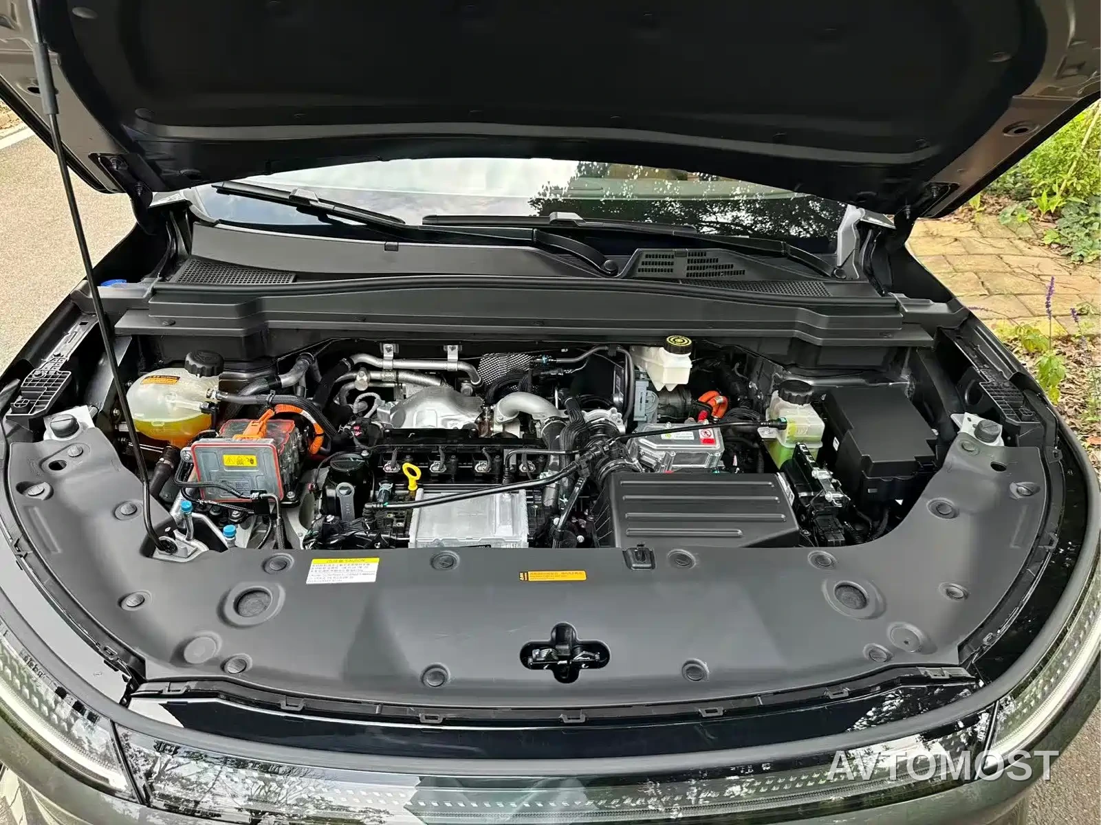 Dongfeng Aeolus L8 2025 Plug-in Hybrid — фото 33