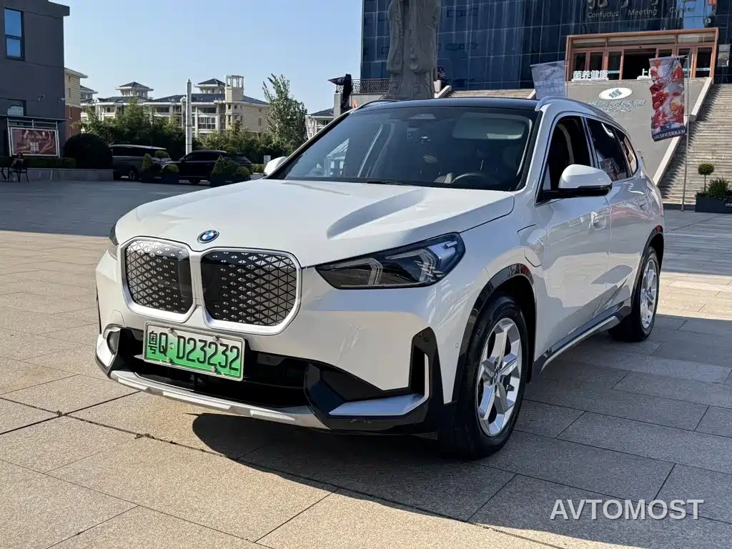 BMW iX1 2023 eDrive25L M Sport Package — фото 1
