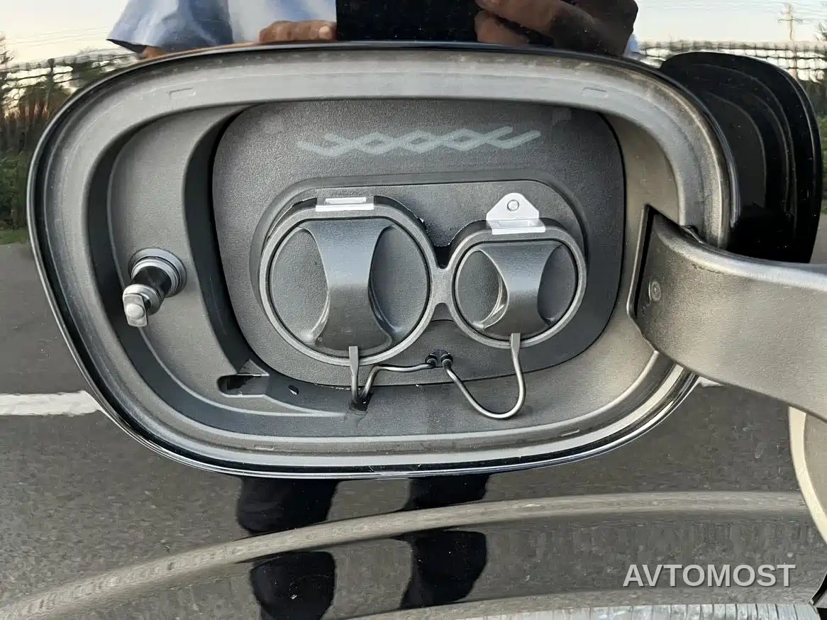 BYD M9 2025 Model 1060 Pilot Edition — фото 19