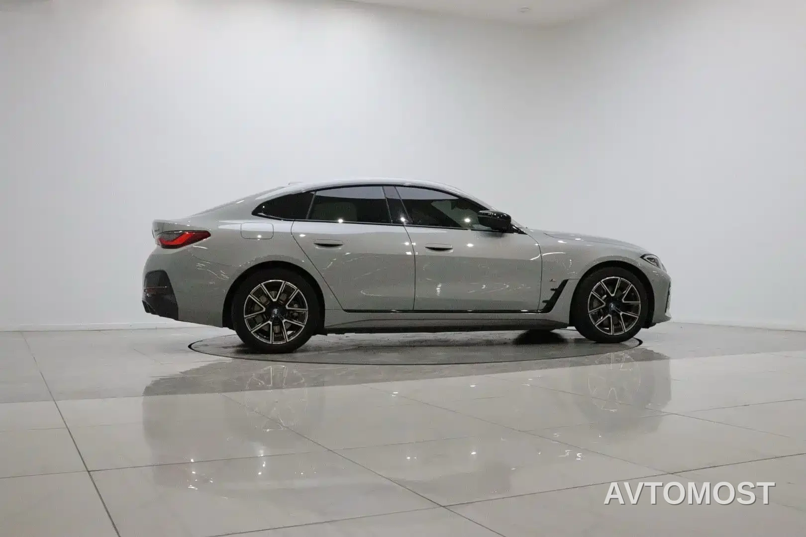 BMW i4 2022 eDrive40 — фото 8