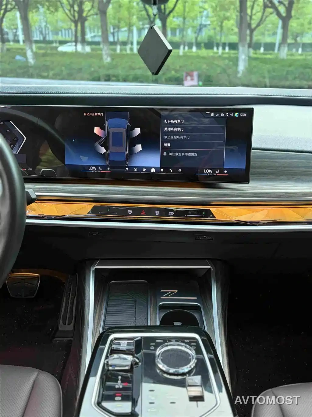BMW 7 Series 2023 Model 735Li M Sport Package — фото 9