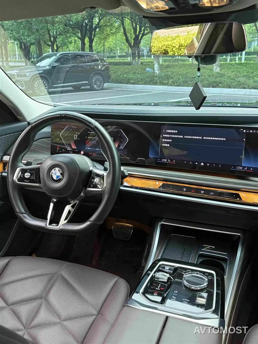 BMW 7 Series 2023 Model 735Li M Sport Package — фото 14