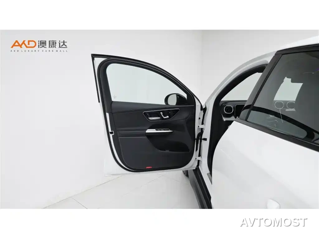 Mercedes-Benz GLC Coupe 2024 GLC 260 4MATIC Coupe SUV — фото 10