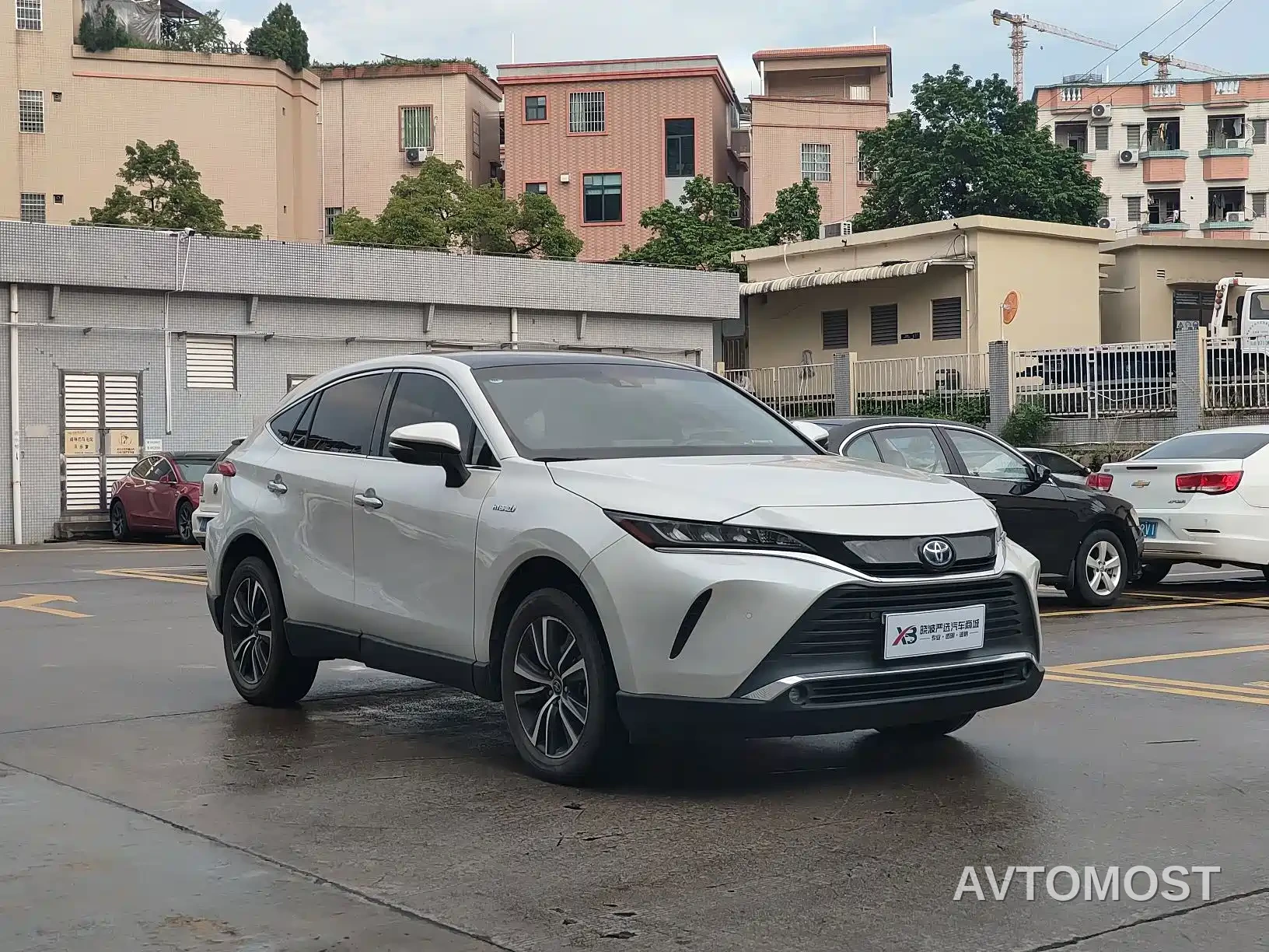 Toyota Lingfang HARRIER 2023 Hybrid 2.5L CVT 2WD Luxury Edition — фото 2