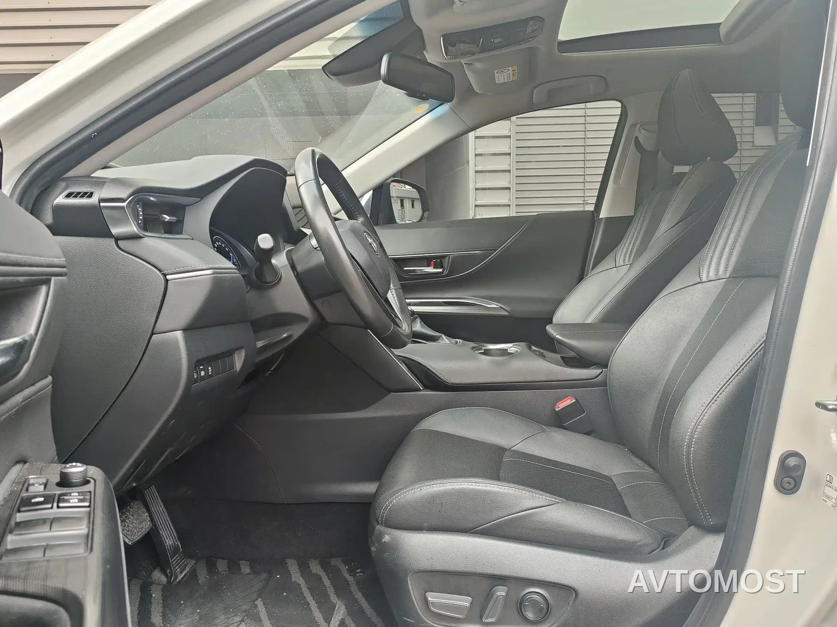 Toyota Lingfang HARRIER 2023 Hybrid 2.5L CVT 2WD Luxury Edition — фото 5