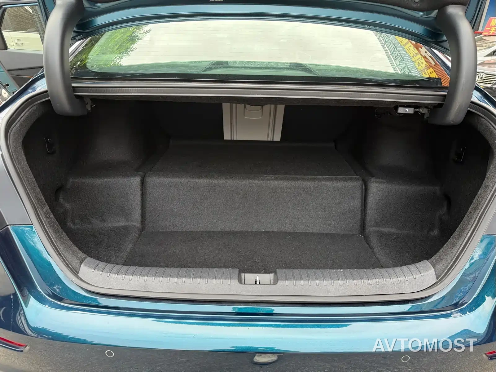 Honda Accord New Energy 2023 2.0L e:PHEV Flagship Edition — фото 14