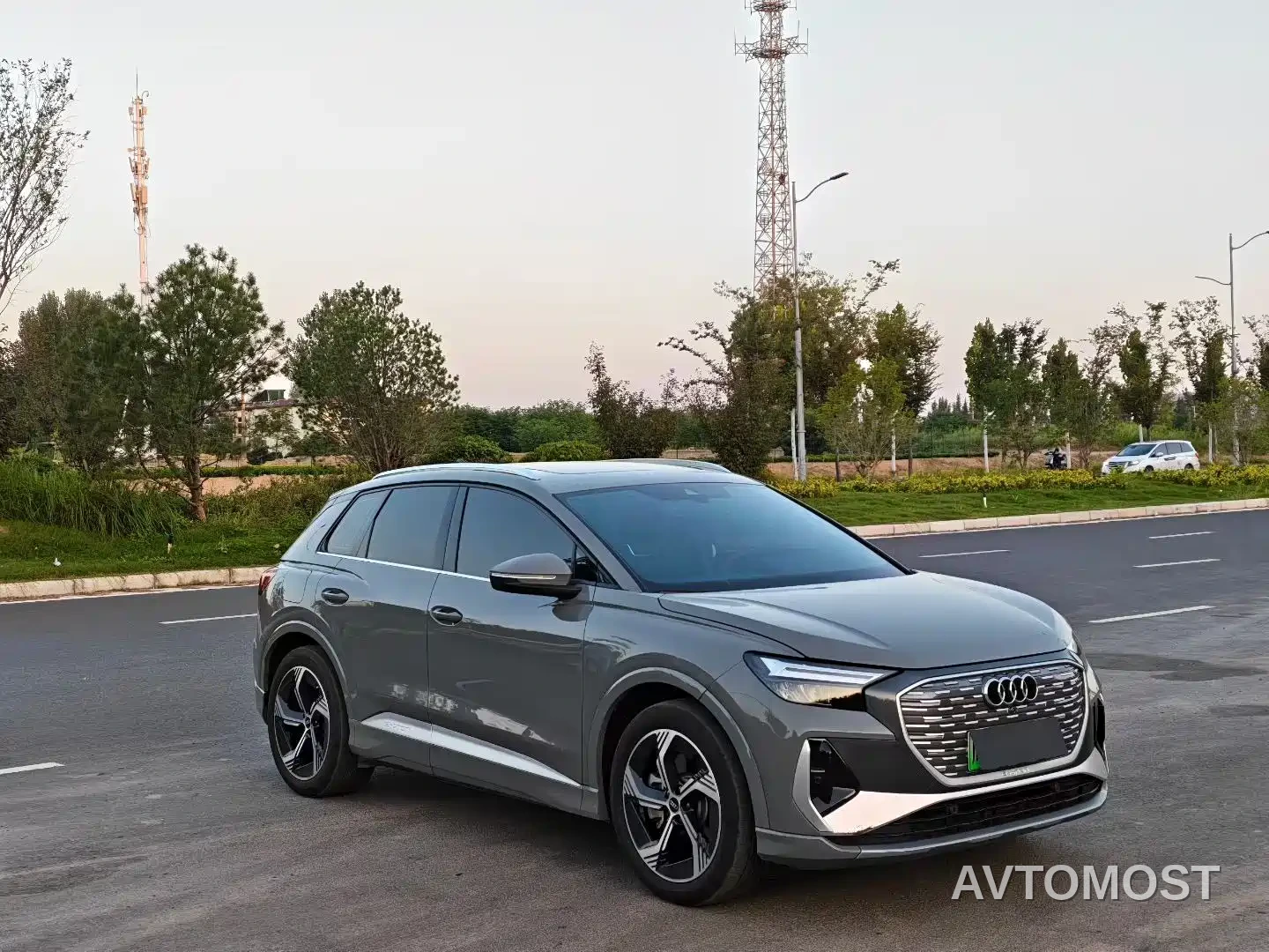 Audi Q4 e-tron 2024 40 e-tron Creation Night Edition — фото 2