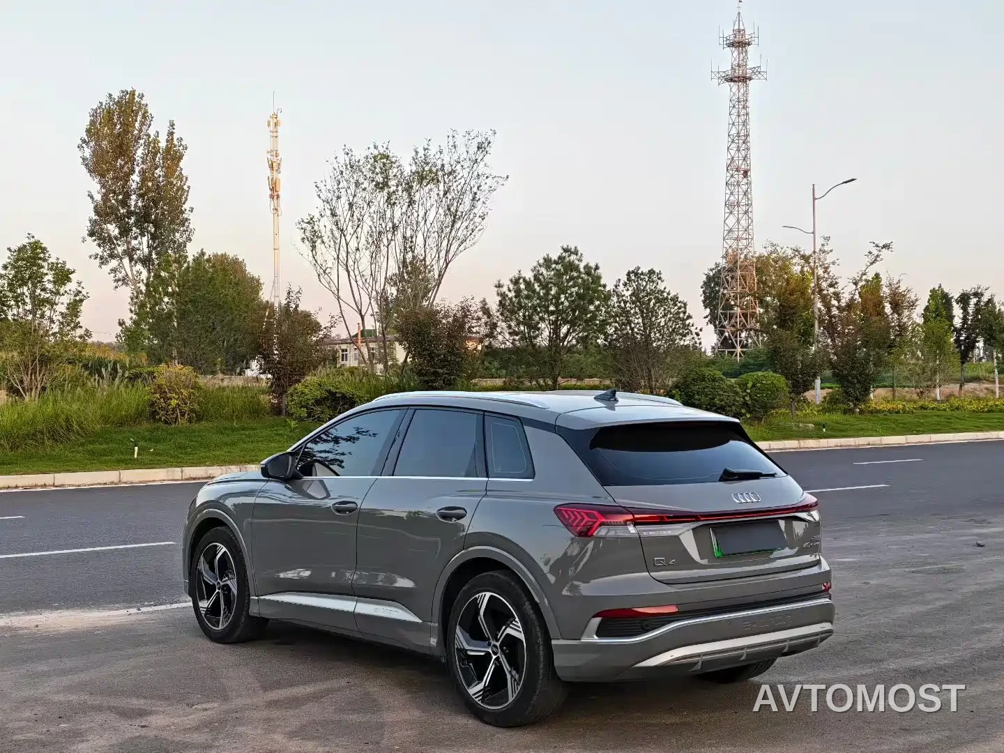 Audi Q4 e-tron 2024 40 e-tron Creation Night Edition — фото 6