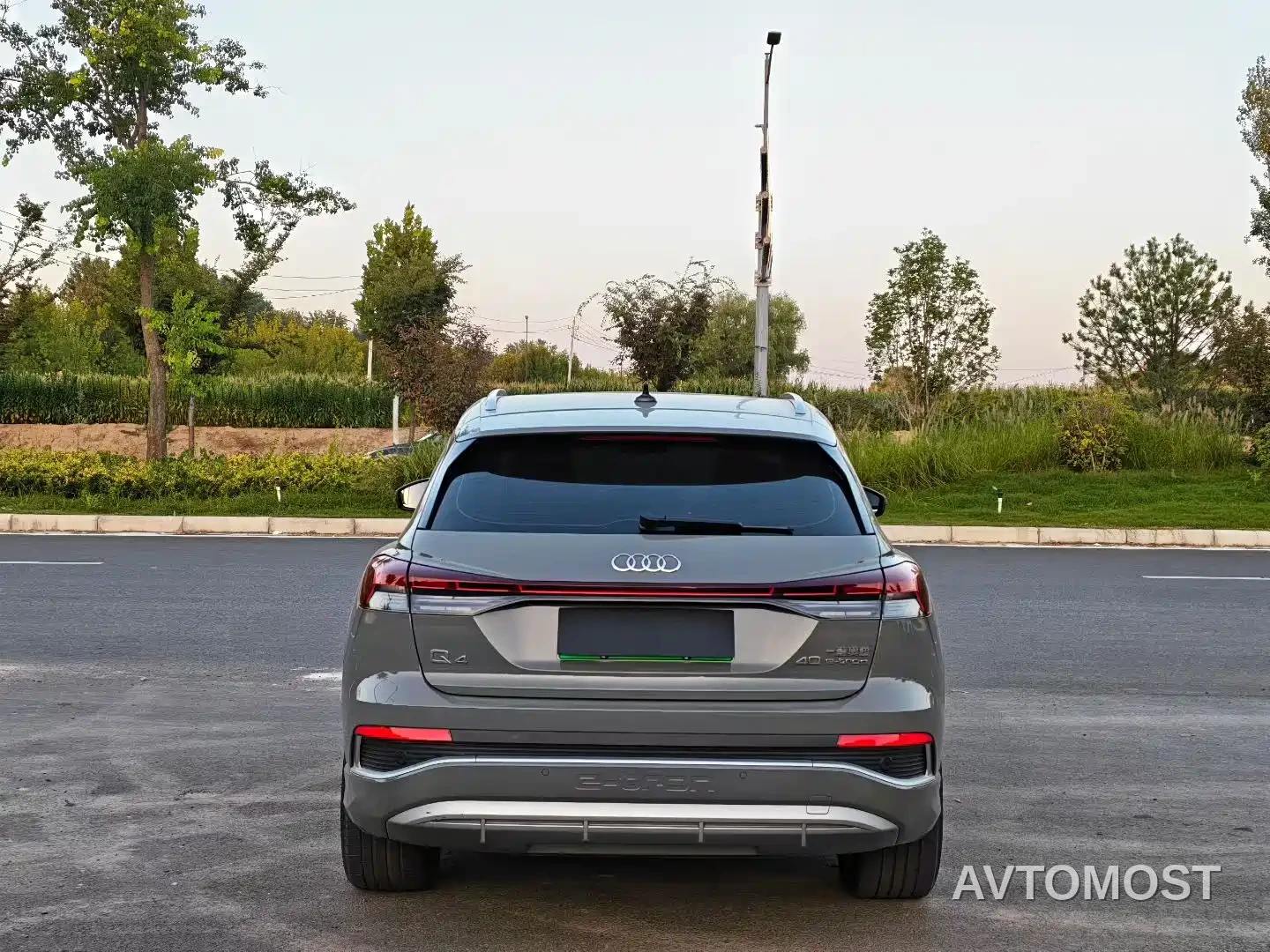 Audi Q4 e-tron 2024 40 e-tron Creation Night Edition — фото 7