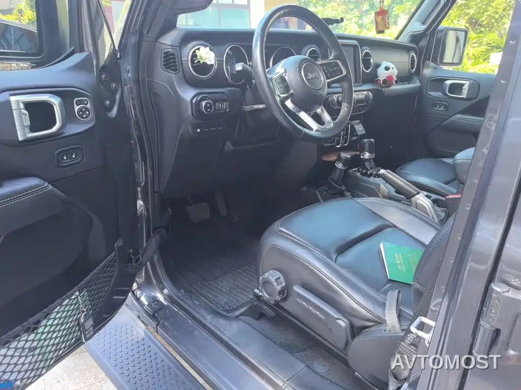 Jeep Wrangler 4xe 2021 4-Door 2.0T 4xe Sahara — фото 17