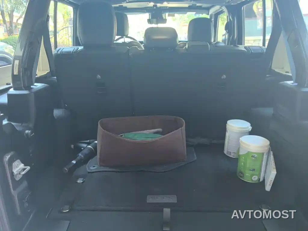 Jeep Wrangler 4xe 2021 4-Door 2.0T 4xe Sahara — фото 20
