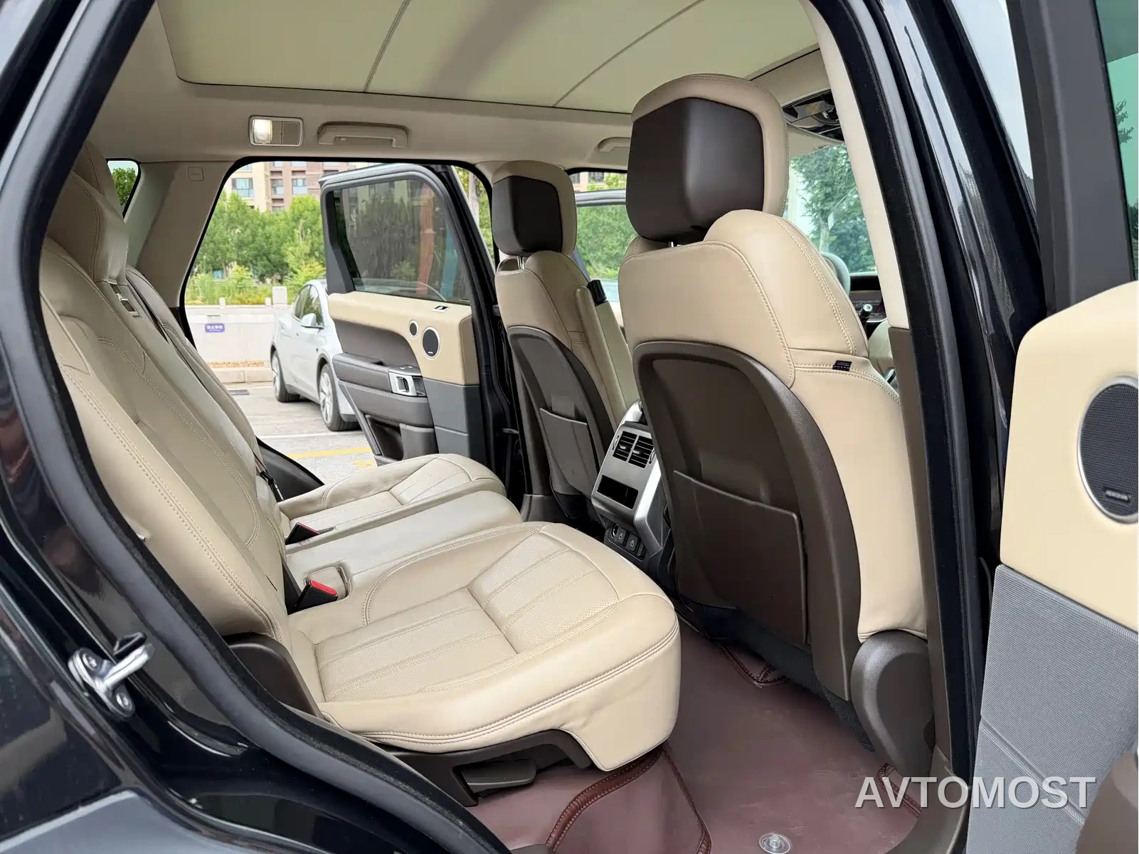 Land Rover Range Rover Sport PHEV 2022 P400e SE — фото 6