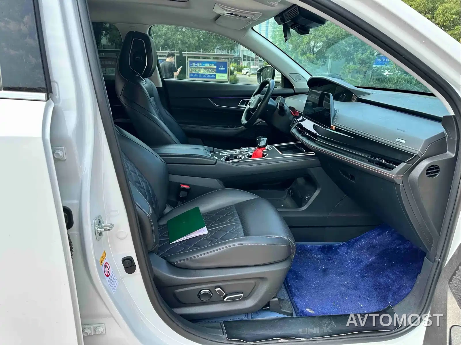 Changan UNI-K iDD 2022 Blue Whale iDD 130km 1.5T Premium — фото 15