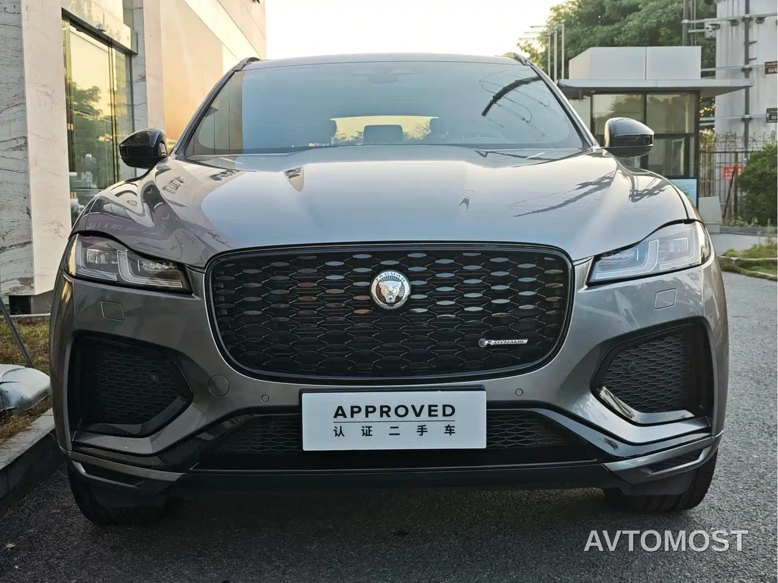 Jaguar F-PACE 2024 P250 R-Dynamic SE — фото 2