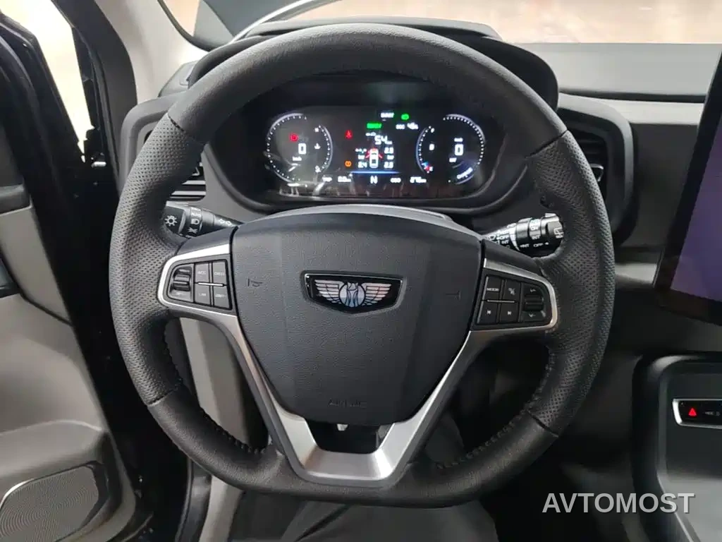 LEVC TX 2023 TX5 Extended Range Travel Edition — фото 11