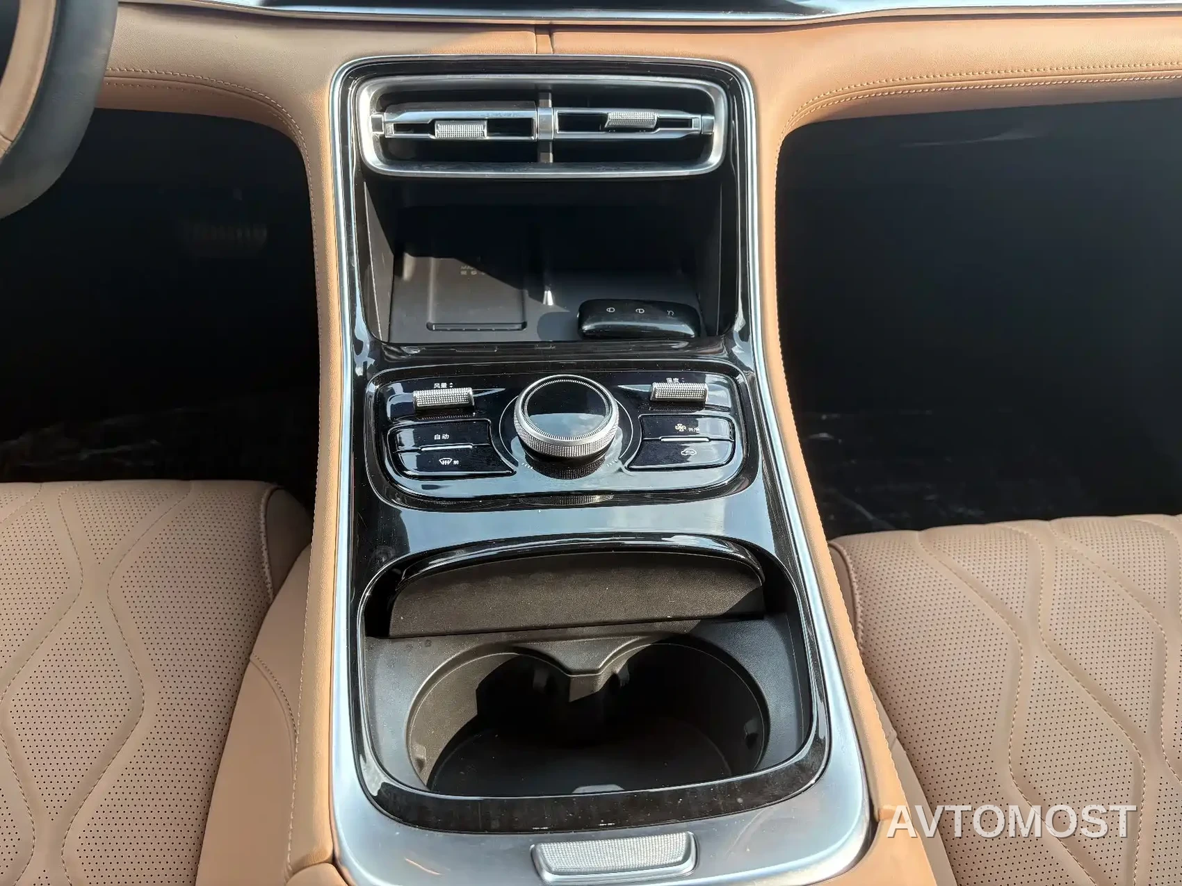 Geely Galaxy A7 2025 EM-i 70km Explorer Edition — фото 11