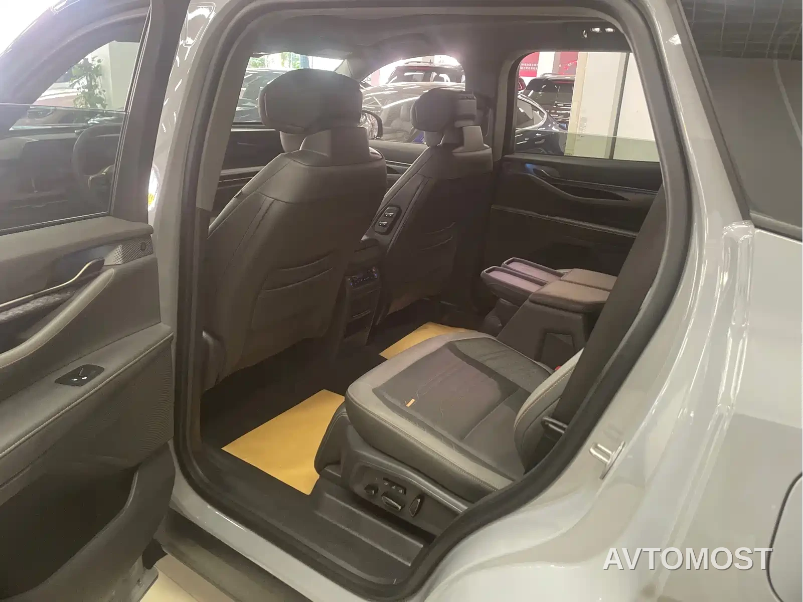 Ford Edge 2023 Edge L 2.0T EcoBoost 4WD 7-Seater Ultimate — фото 3